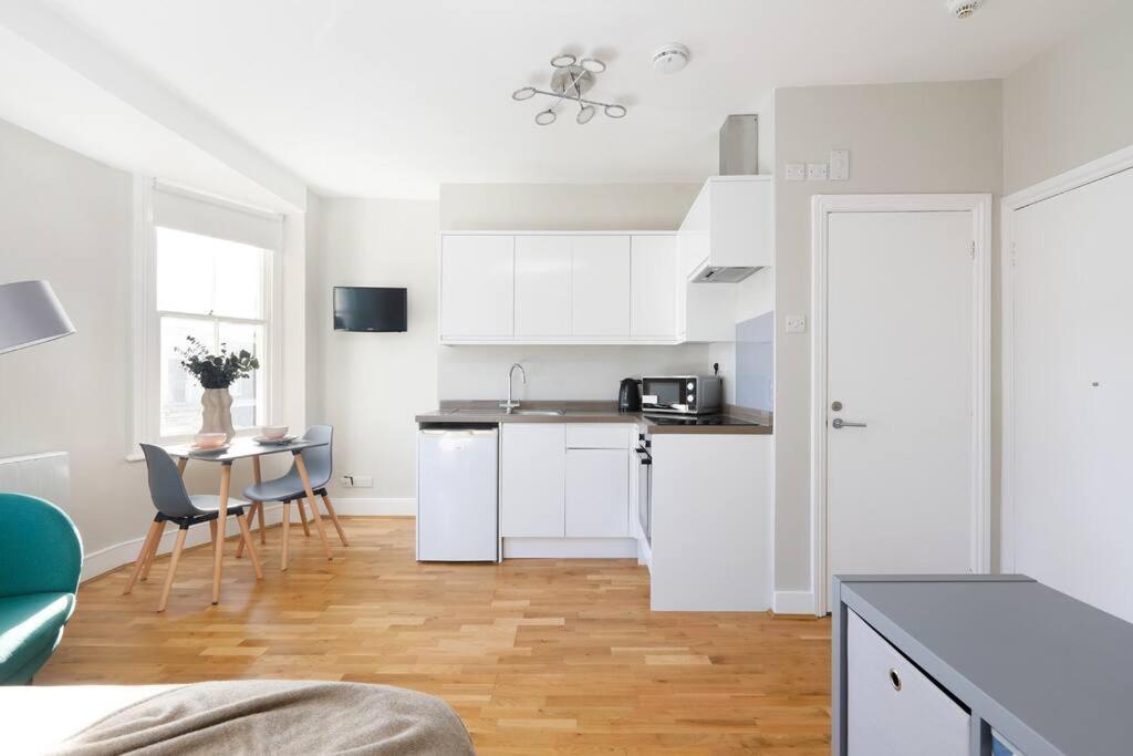 Apartment Cosy Flat Moments From The Beach, Kemptown