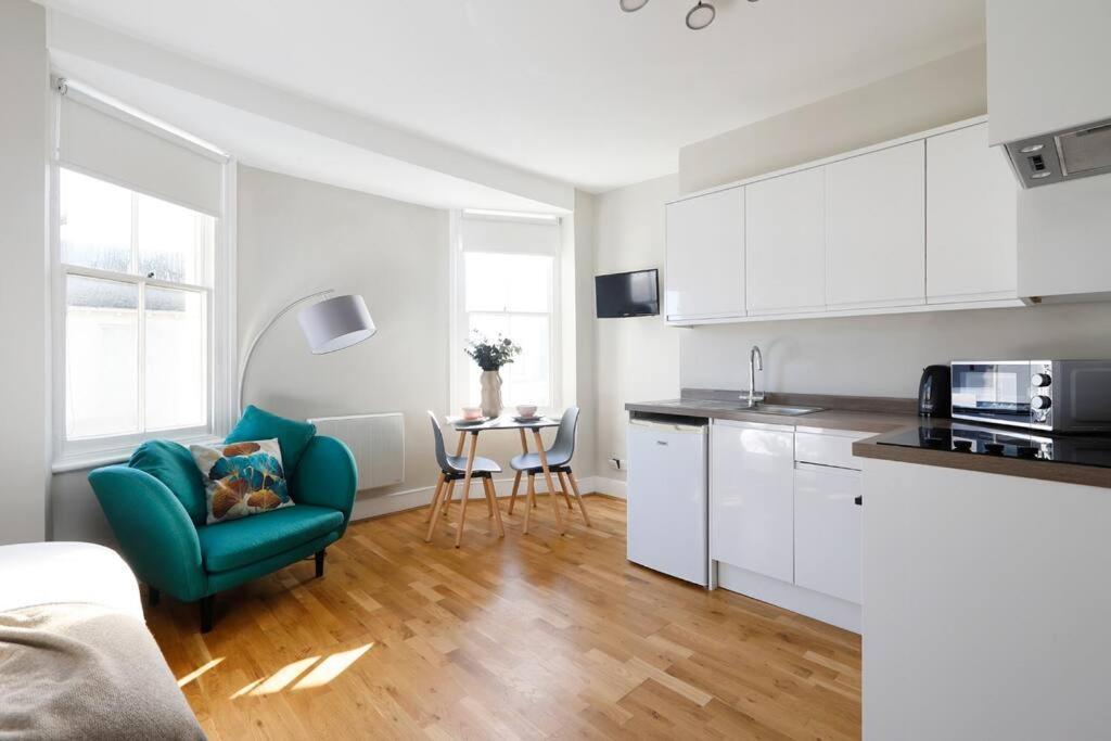 Cosy Flat Moments From The Beach, Kemptown Apartment